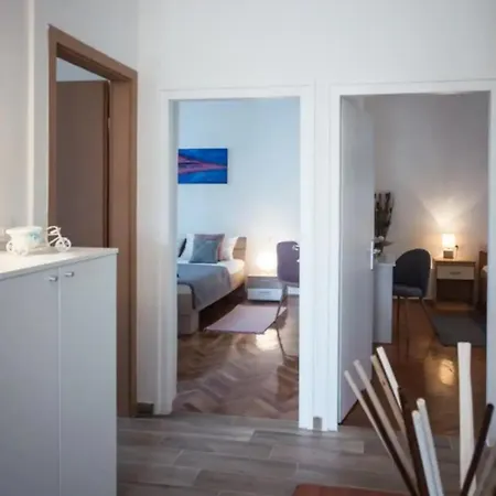 House With Private Swiming Pool Vila