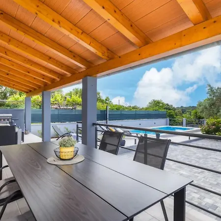 House With Private Swiming Pool * Pula